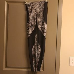 Lululemon In Movement Tight. NWOT